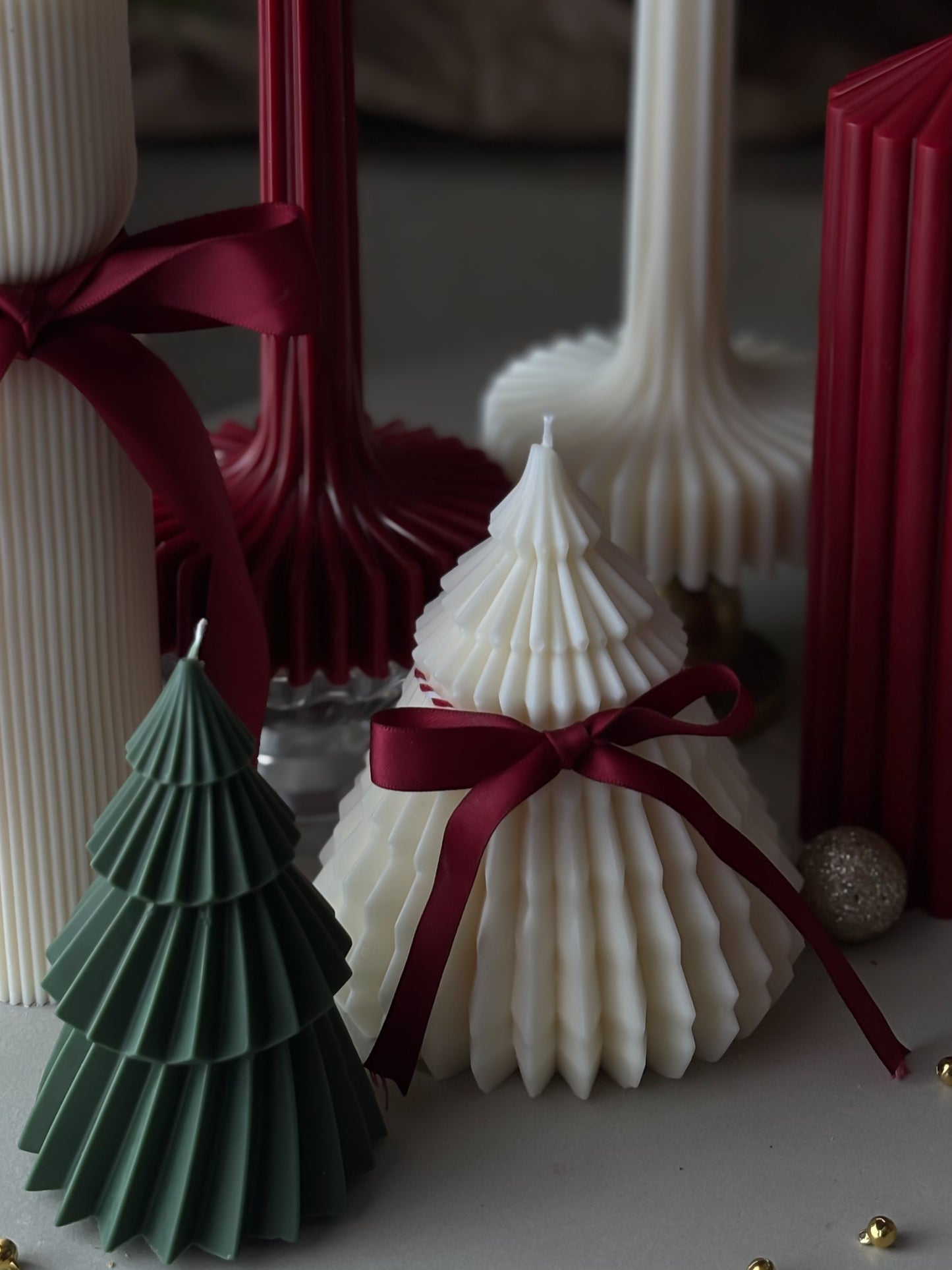 The Ultimate Holiday Candle Tablescape