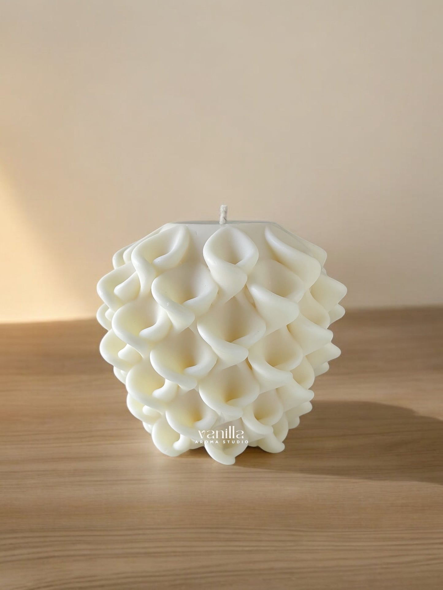 Calla Bloom Sculptural Candle