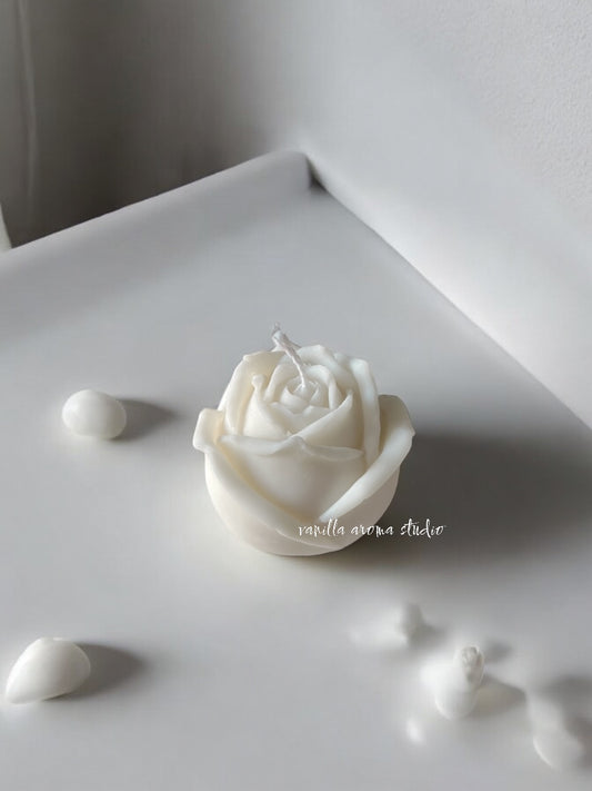 Rosebud Sculptural Candle