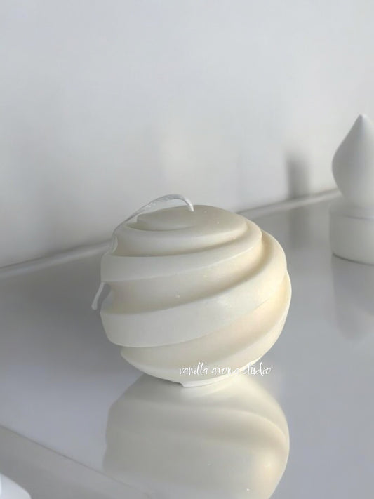 Lena Spiral Sculptural Candle