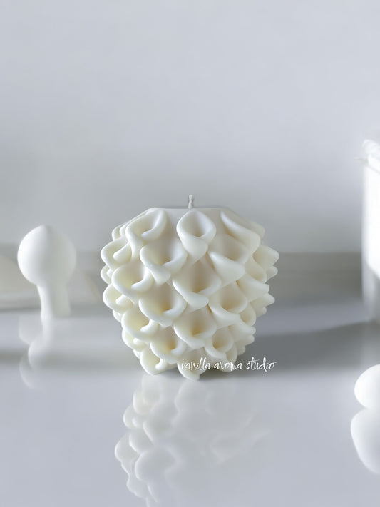 Calla Bloom Sculptural Candle